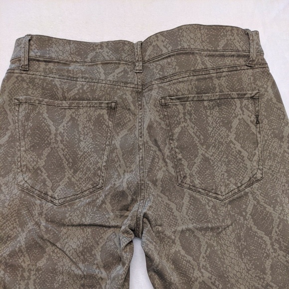 $80 New Size 12 Express Denim Leggings Mid Rise Snakeskin Green Pants Pockets - Picture 12 of 12